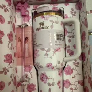 Stanley Quencher Tumbler Elegant Design