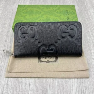 Gucci GG Supreme Zip Wallet