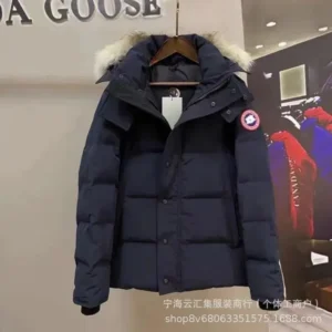 Canada Goose Expedition Jacket - Warm & Stylish