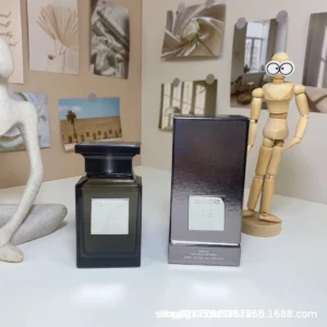 Tom Ford Oud Wood Elegance Perfume Spray