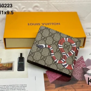Gucci Serpenti Wallet, Elegant Design, Compact Size 11x9.5