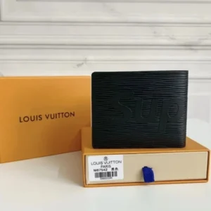 Louis Vuitton Supreme Wallet M67542