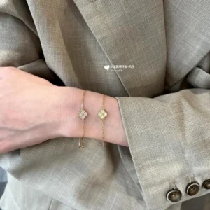 Clover Diamond Bracelet - 18K Gold